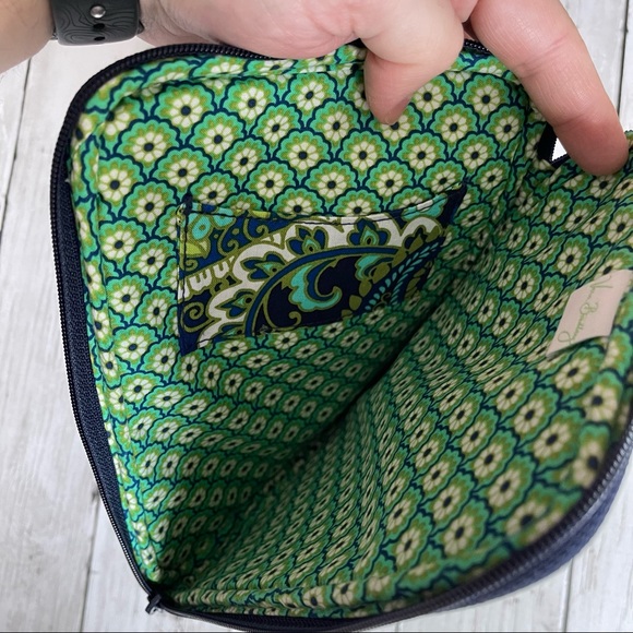 PREOWNED VERA BRADLEY TECH CASE ZIP AROUND BLUE GREEN CASE - Picture 7 of 7